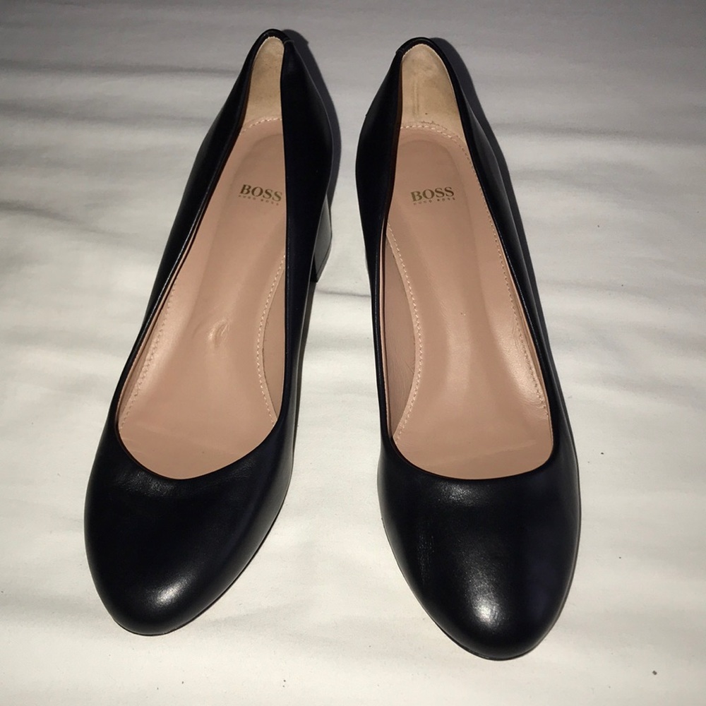 Hugo Boss black pumps size 39.5 EU - US 9
